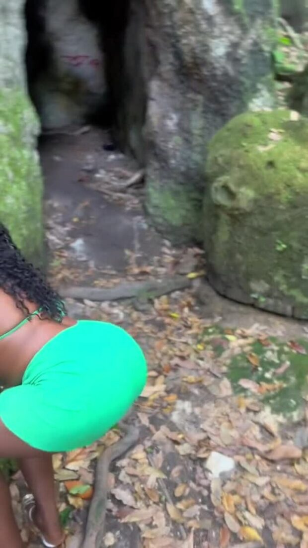 Luana flaunts Nua Pelada Exibindo sua Bunda Gostosa